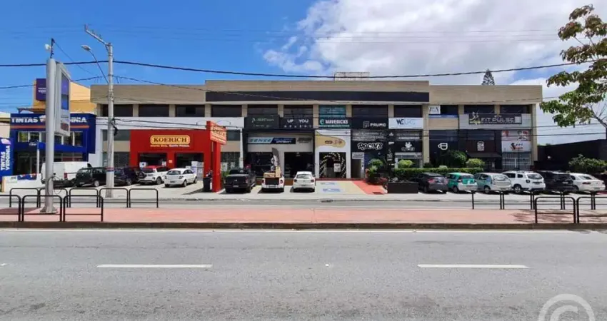 Espaço comercial estratégico na avenida madre benvenuta, ideal para seu negócio prosperar