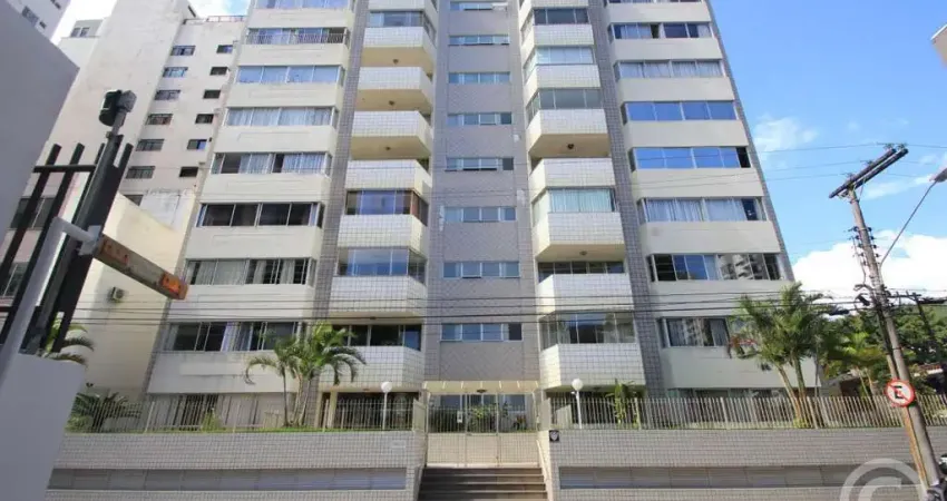 Apartamento com 3 quartos para alugar na Rua Alves de Brito, Centro, Florianópolis