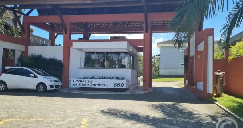 Encontre seu próximo lar em florianópolis: casa espaçosa e com área verde!