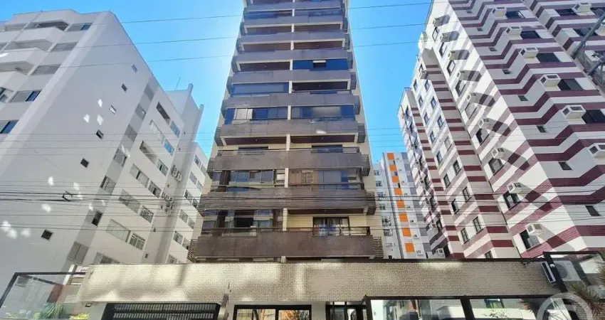 Apartamento com 3 quartos para alugar na Rua Santo Inácio de Loyola, Centro, Florianópolis