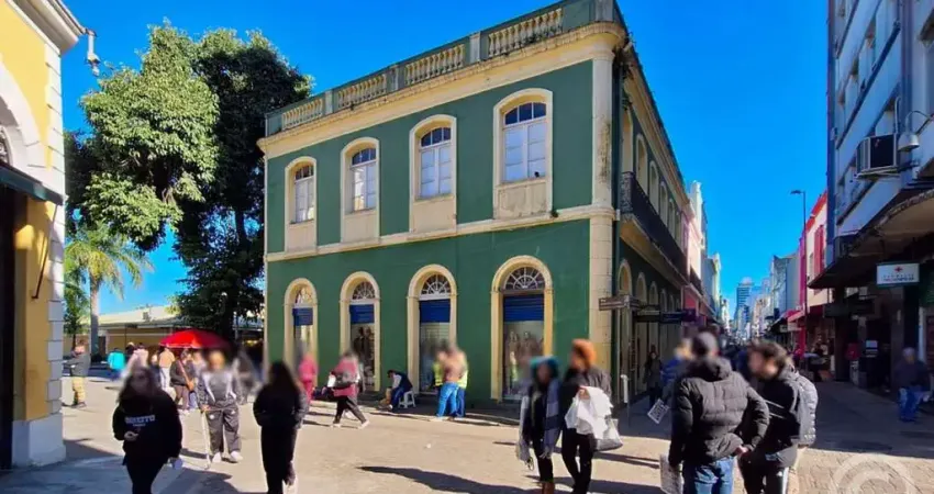 Loja ampla de três pavimentos no coração do centro de florianópolis
