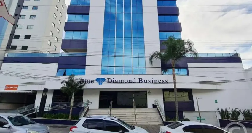 Sala comercial semimobiliada no coração da Agronômica, em Florianópolis