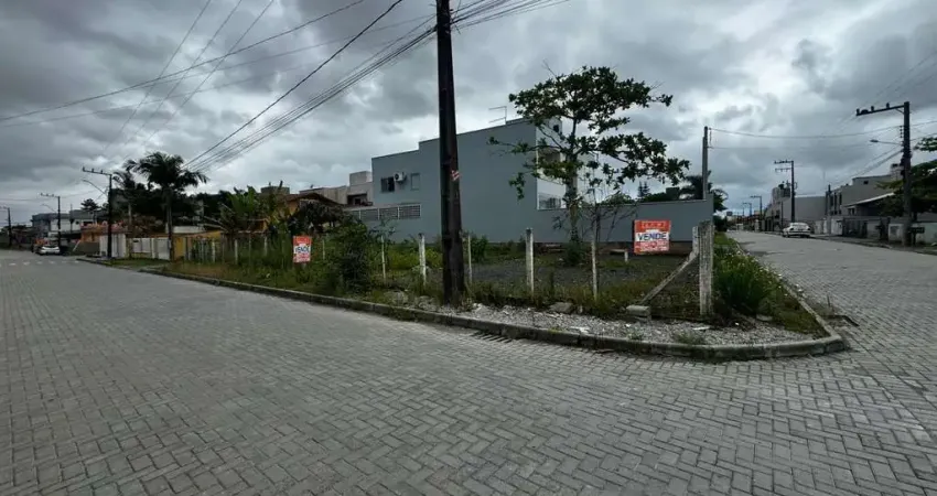 Terreno de esquina pronto para construir em balneário piçarras sc