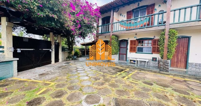 Casa em condomínio duplex geminada no Peró cabo frio