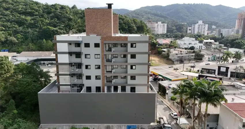 Apartamento diferenciado para locação com 2 suítes - praia dos amores