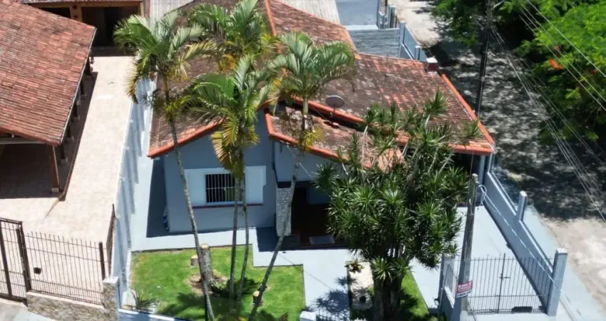 Casa 2 dormitórios - Bairro Sumaré - Caraguatatuba - SP
