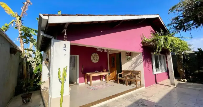Casa à venda com 3 Dormitórios - Indaiá - Caraguatatuba SP