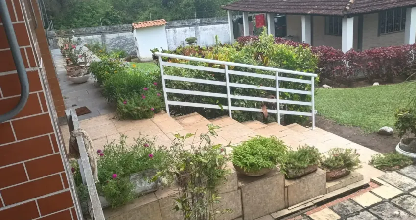 Chácara / sítio com 4 quartos à venda na Rua Vereador Antônio Teixeira de Macedo, Zona Rural, Tanguá