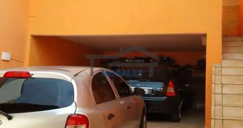 SOBRADO COM PISCINA - JD DAS FLORES - 270M.2 DE ÁREA CONSTRUÍDA