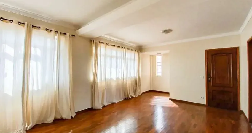 Apartamento com 3 quartos para alugar na Rua Cambará, --, Centro, Londrina