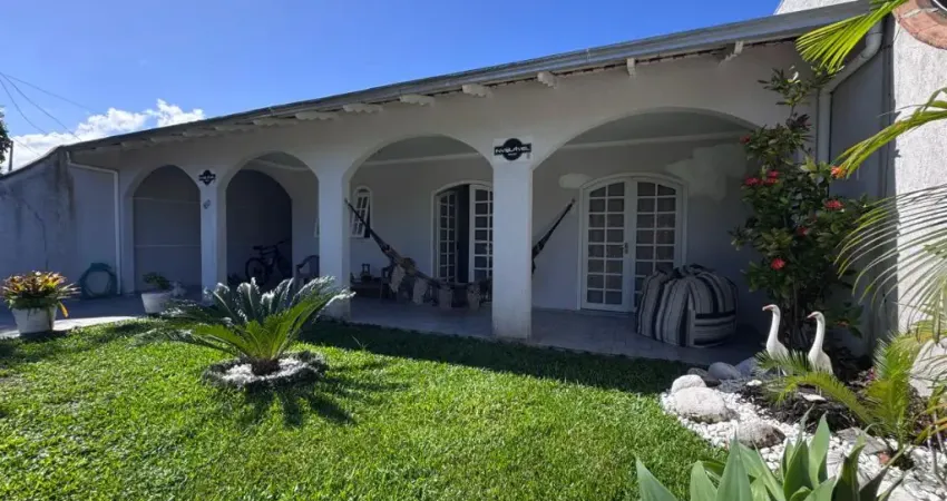 Linda residência, bairro sertãozinho - matinhos/pr: 3 dormitórios, 1 suíte, 2 banheiros por r$580.000.