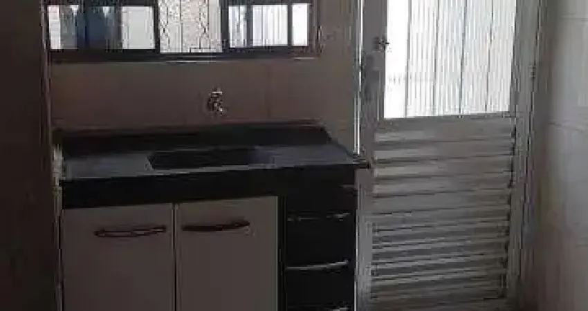 Casa com 1 quarto para alugar na Rua Vicente Franco Tolentino, 103, Parque Santa Madalena, São Paulo