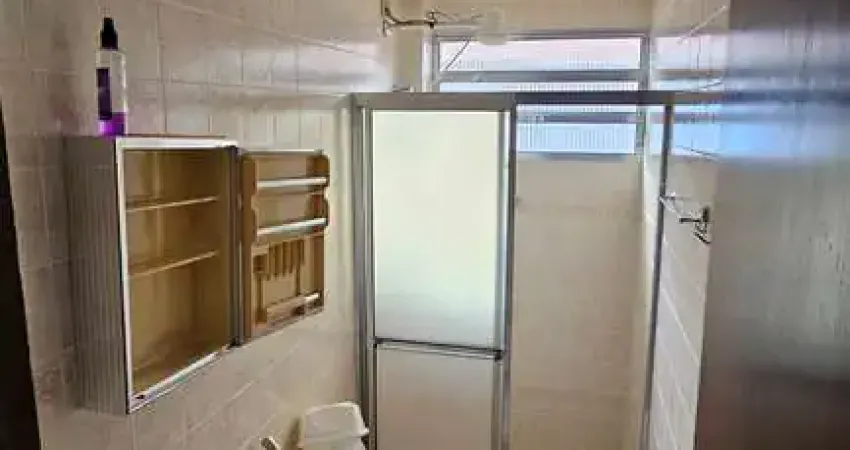 Apartamento a 700m da praia do sapê em ubatuba-sp, com 2 dormitorios 1 suíte