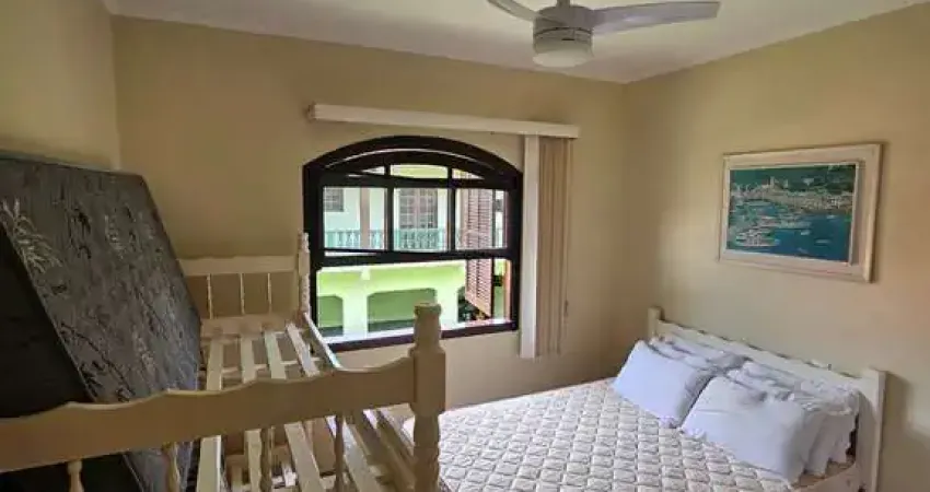 Apartamento com suíte  a 800 metros da praia da maranduba em ubatuba-sp