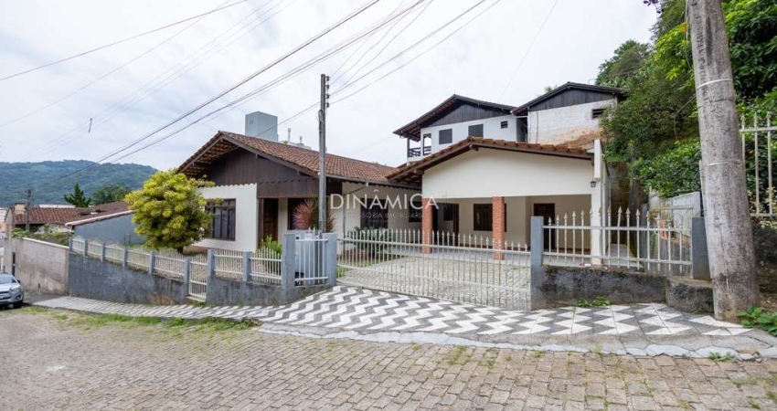 Casa com 4 quartos à venda na Rua Maceió, 383, Garcia, Blumenau