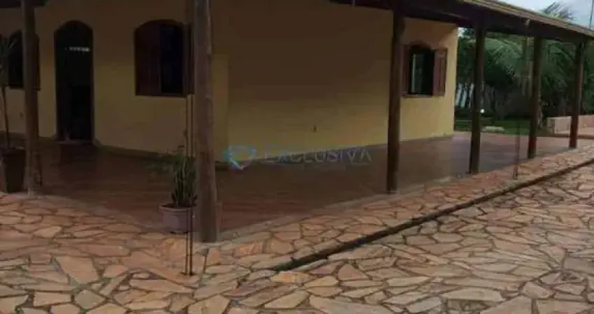 Sítio para Venda em Taquaraçu de Minas, Área Rural, 2 dormitórios, 2 banheiros, 4 vagas