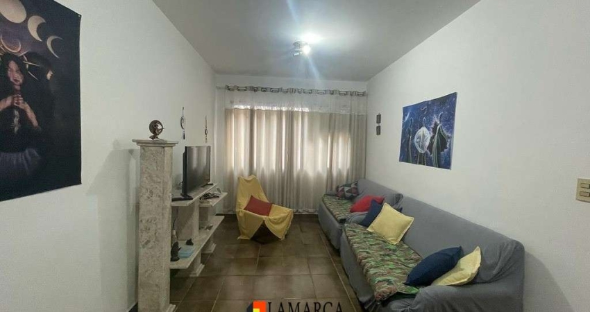 Apartamento a venda c/ um dormitorio no Guaruja