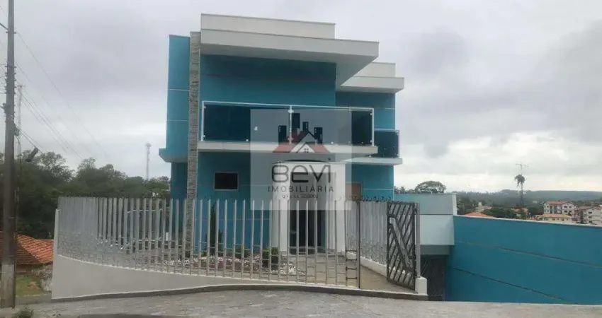 Casa com 5 dorms, Centro, Águas de São Pedro - R$ 2.1 mi,
