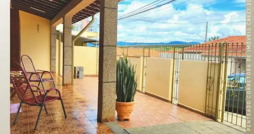 Casa para Venda em São João da Boa Vista, Vila Fleming, 3 dormitórios, 1 suíte, 3 banheiros, 5 vagas