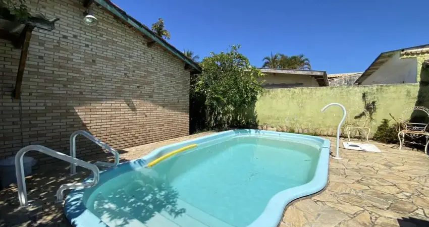 Casa para Venda em Caraguatatuba, Jardim Nomar, 2 dormitórios, 3 banheiros, 2 vagas