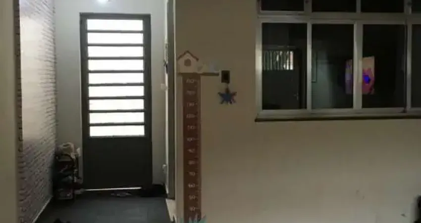 Compre casa na Cursino com 4 quartos 2 vagas por R$ 490.000