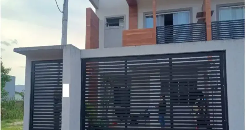 Linda casa a venda, Recreio com 3 quartos 1 suíte, sala 2 ambientes, cozinha toda planejada integrada com a área gourmet ! !