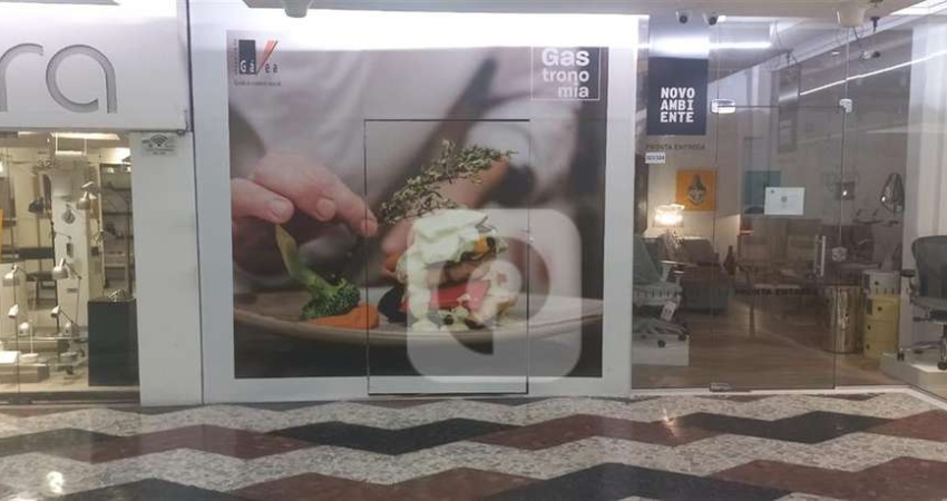 Excelente loja de 50m² à venda no charmoso Shopping da Gávea, área nobre da Zona Sul do RJ.