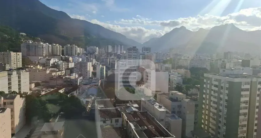 Apartamento 03 qts  maravilhoso próximo ao metrô Saens Pena!!