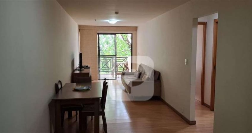 APARTAMENTO DE 2 QUARTOS EM RUA TRANQUILA, A ALGUNS PASSOS DA PRAIA DO FLAMENGO