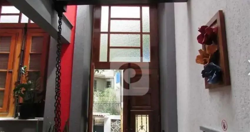 Casa Duplex  com 06 Quartos,  109m², á venda no Catete