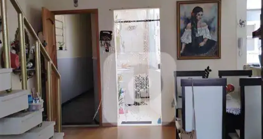 Apartamento duplex em  Vila Isabel com dois quartos.