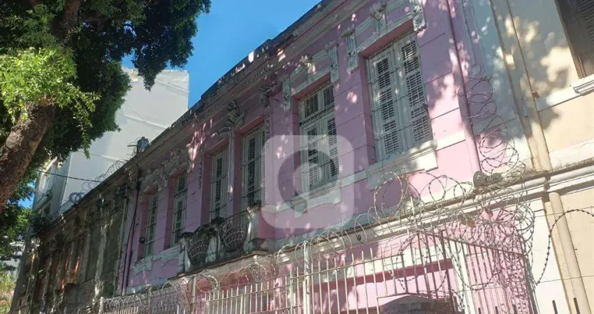 No coração da Tijuca , ótimo empreendimento comercial.