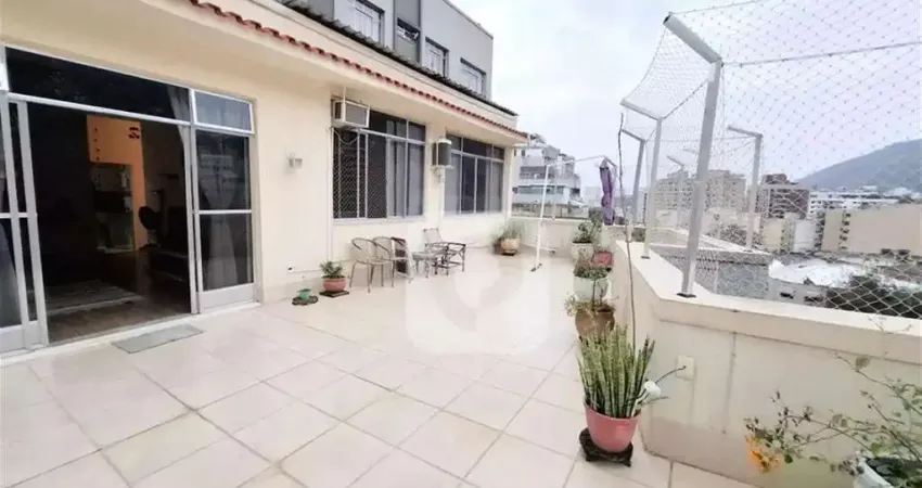 Cobertura 2 quartos, sendo 1 suíte