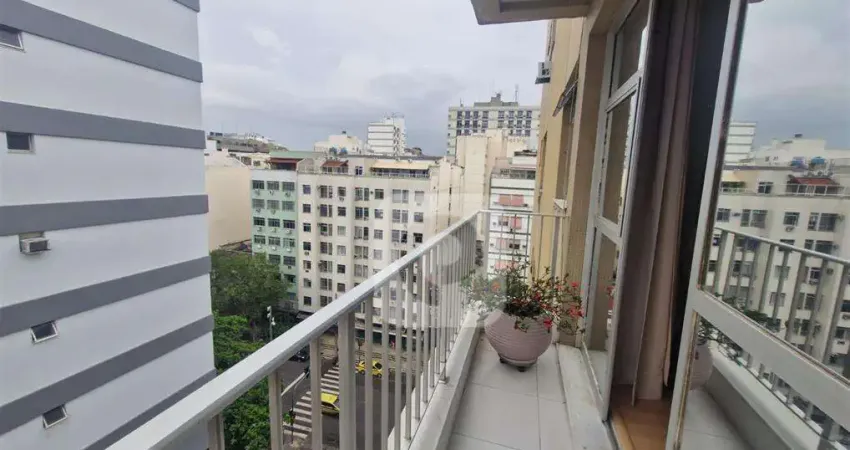 Varanda, 3 quartos, garagem, 6 minutos do metro Afonso Pena. Oportunidade!