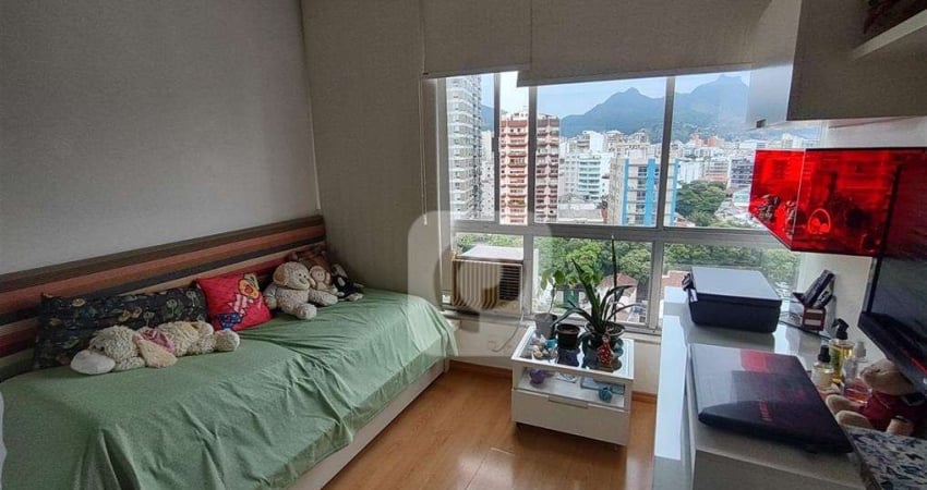 Tijuca 3 quartos junto ao Metrô São Francisco Xavier