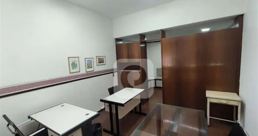 Sala comercial próximo Av. Rio Branco, oportunidade!