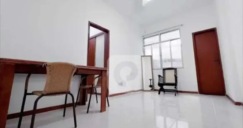 Apartamento Quarto e Sala Mobiliado com Área Privativa Externa na rua Riachuelo