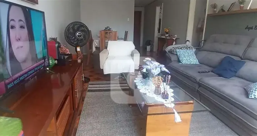 Espaçoso apartamento de 2  quartos na Rua Visconde de Itamaraty no Maracanã