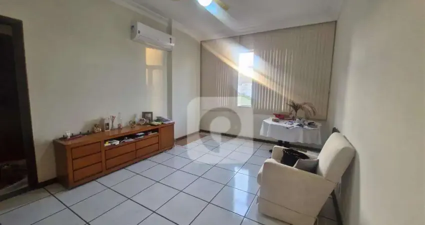 Apartamento de dois quartos com vaga. Metro São Francisco Xavier.