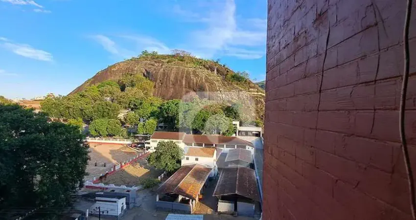 Apartamento com 2 quartos - dependência completa - vaga - tijuca