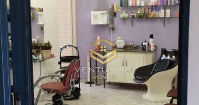 Casa Grande com salão comercial, suíte, edícula e churrasqueira!