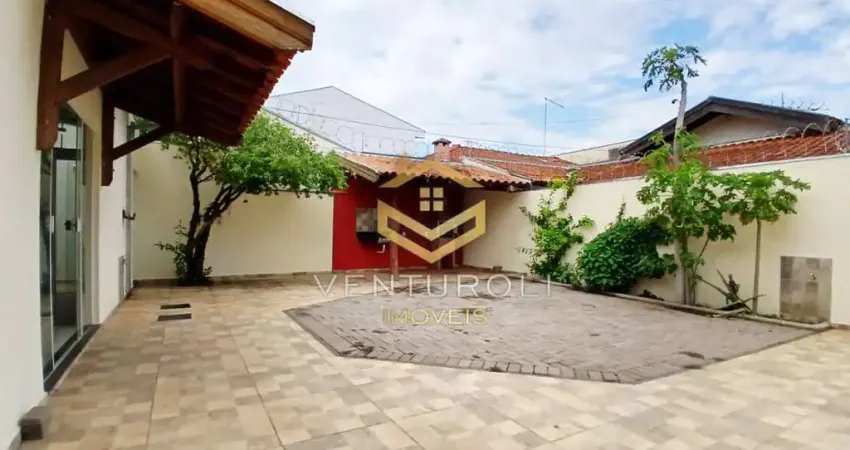 Casa aconchegante com 3 dormitórios sendo 1 suíte  próximo ao panelão supermercados