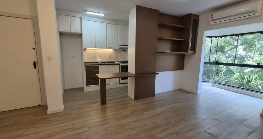 Apto prático funcional no Itacorubi 2 dorm com suite elevador e vaga