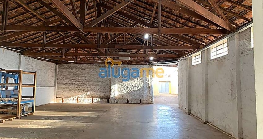 Aluguel de Espaçoso Galpão Comercial no Centro da Cidade