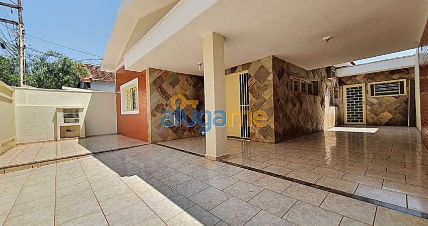 Casa no bairro Vila Imperial com 3 dormitórios, 02 banheiros e 3 vagas de garagem.