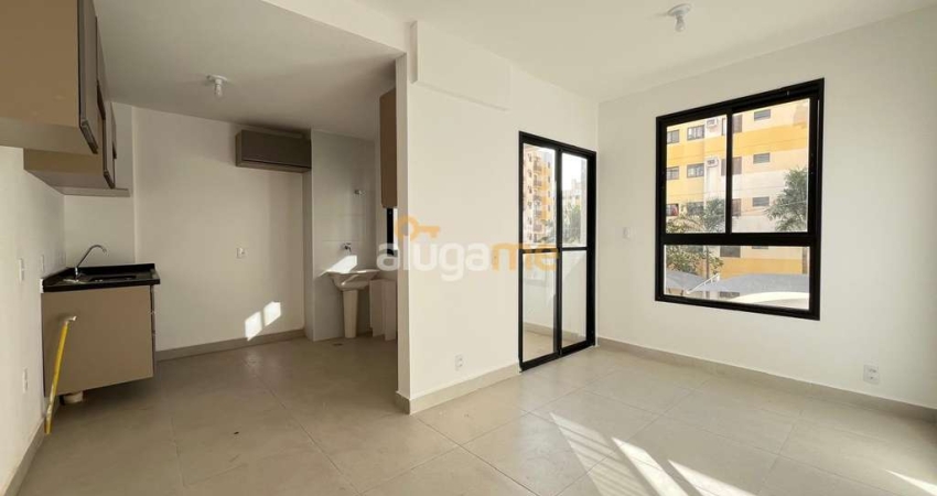 Apartamento com 02 dormitórios no NAU Vivendas, zona sul, com portaria, elevador e lazer completo.