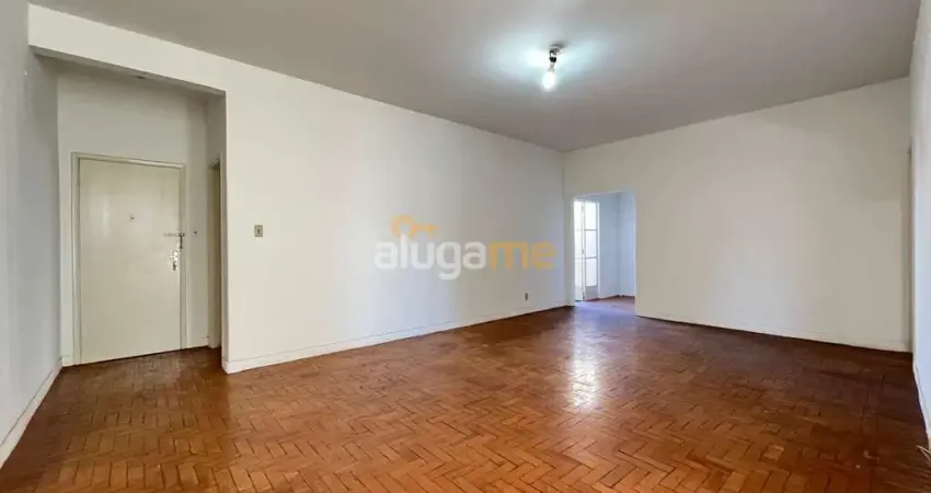 Apartamento de 02 dormitórios no centro, com elevador e portaria (sem garagem).
