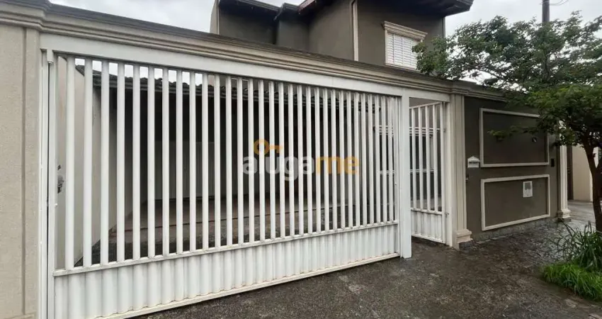 Sobrado com 03 dormitórios no bairro residencial das américas, com churrasqueira e espaço para piscina.