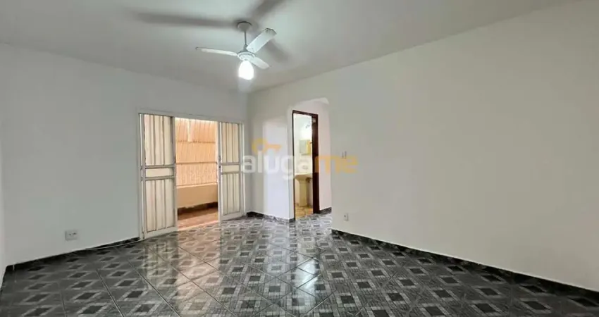 Apartamento na vila imperial com 02 dormitórios, 01 vaga e sacada, com armário embutido.