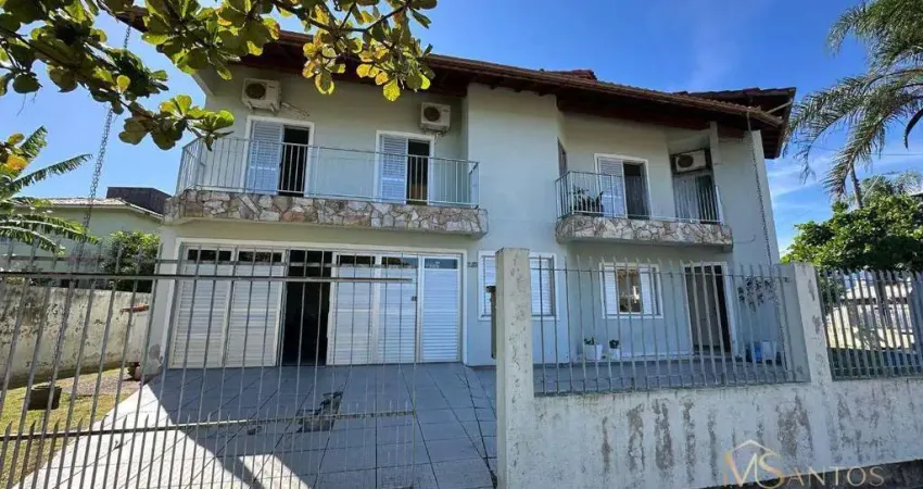 Casa com 4 dormitórios à venda, 200 m² por R$ 1.600.000,00 - Daniela - Florianópolis/SC